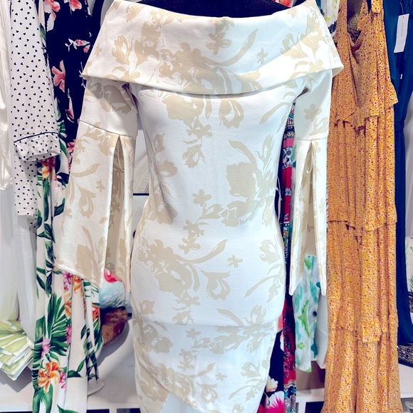 Brand New with tags ELLIATT Dress - Picture 1 of 9